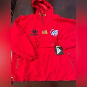 NEW GOAT MOUNTAIN Bear Men's Red Hooded Raincoat SIZE L